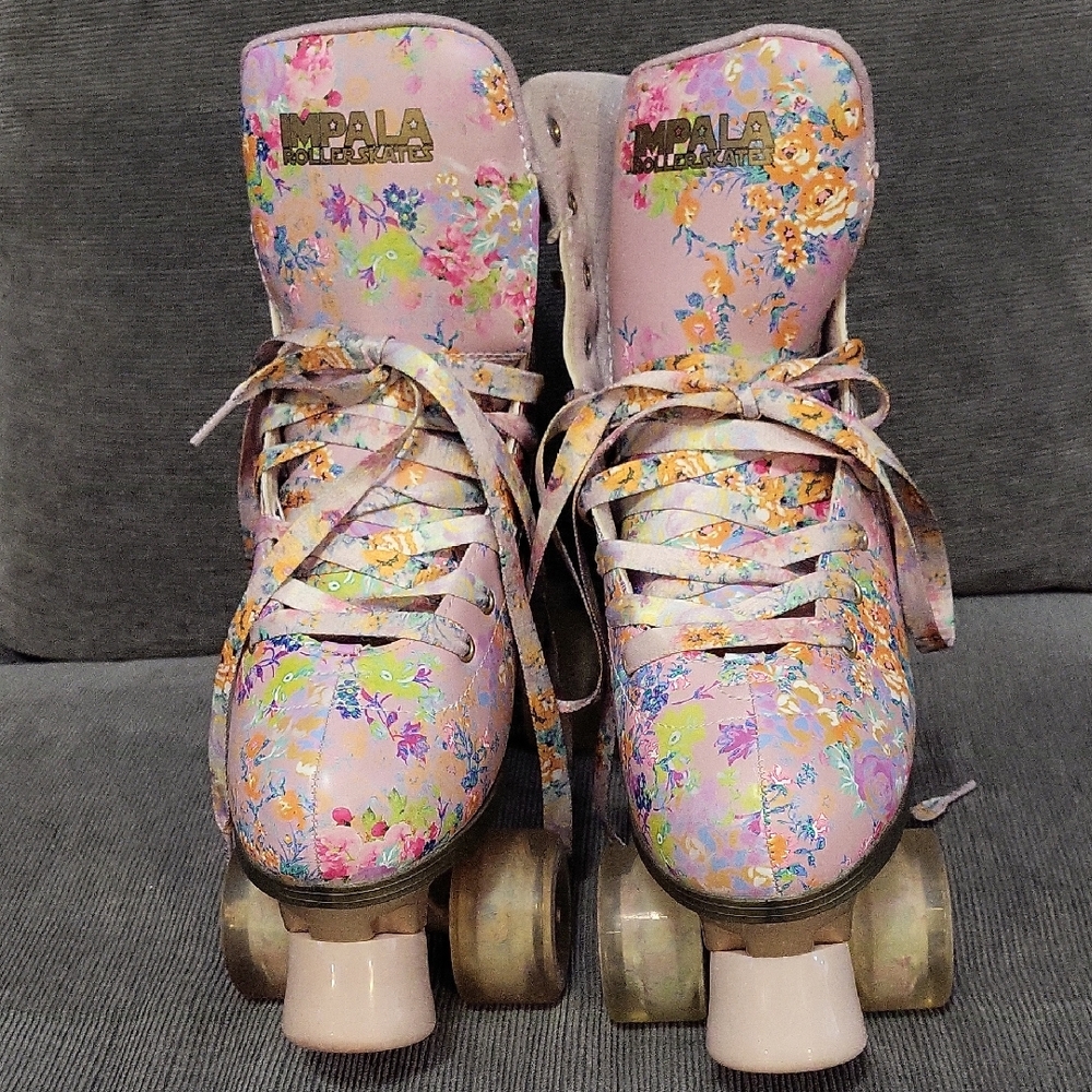 Impala ×Cynthia Rowley× EUC LIKE NEW Floral Roller Skates Size 9